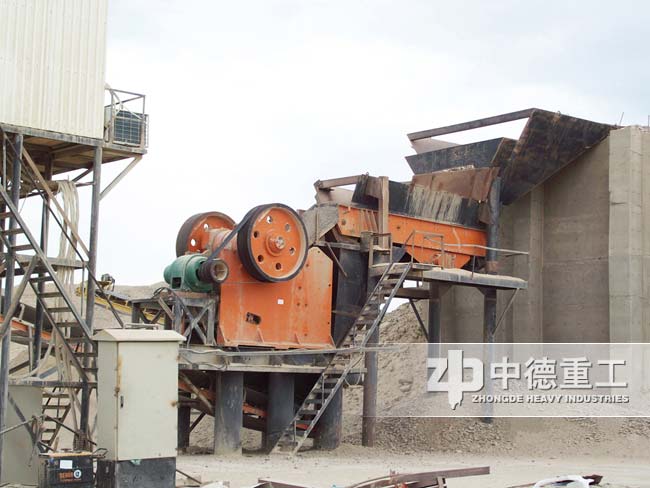 時(shí)產(chǎn)200T石料破碎生產(chǎn)線 時(shí)產(chǎn)200T石料破碎生產(chǎn)線